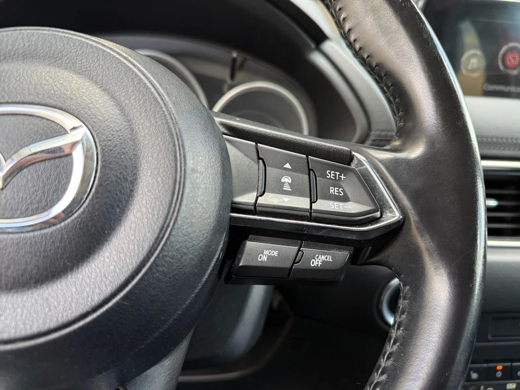 Used 2020 White Mazda Touring image 25
