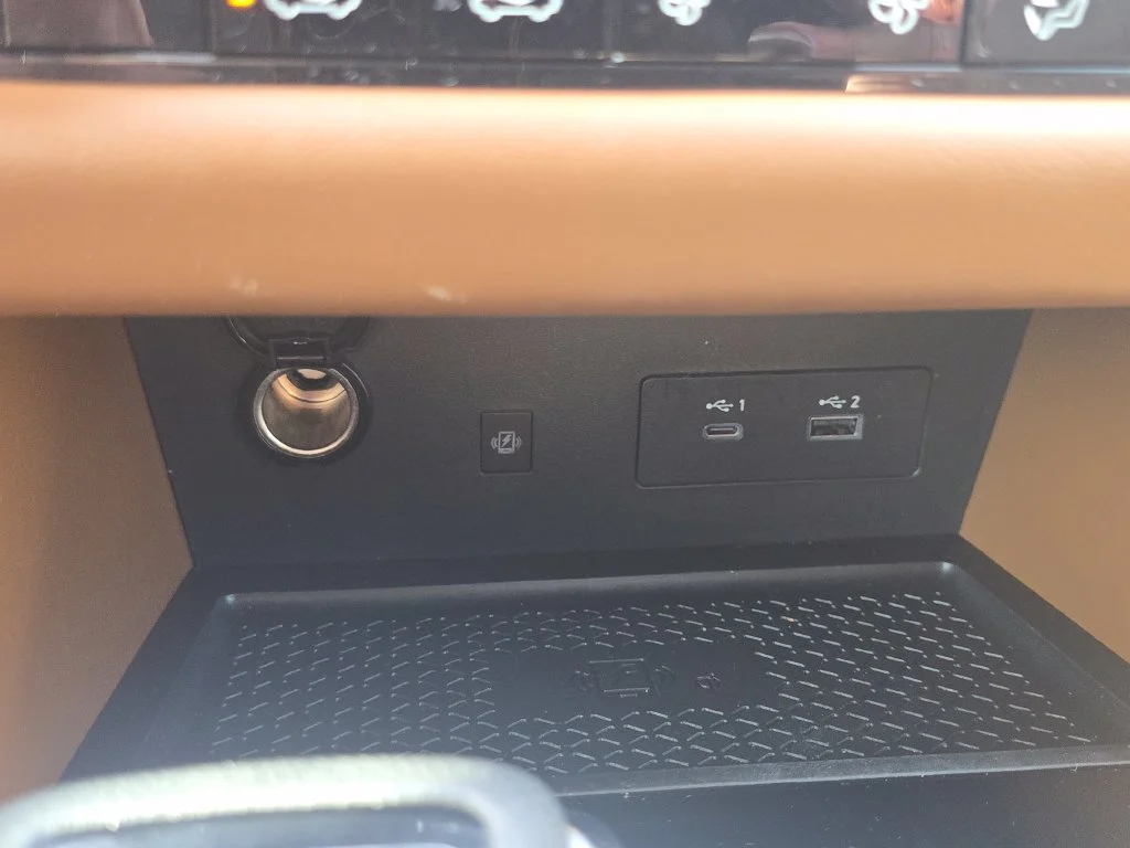 Used 2024 White Nissan Platinum image 34