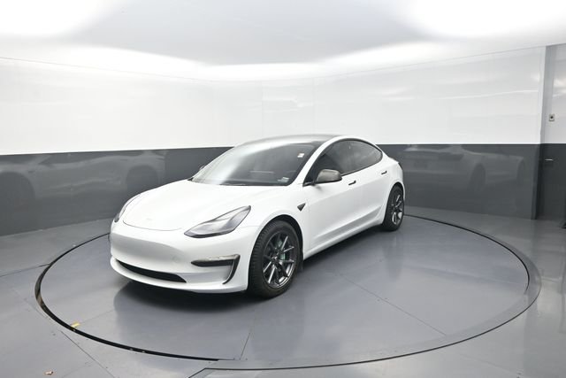 Used 2022  Tesla Long Range image 33
