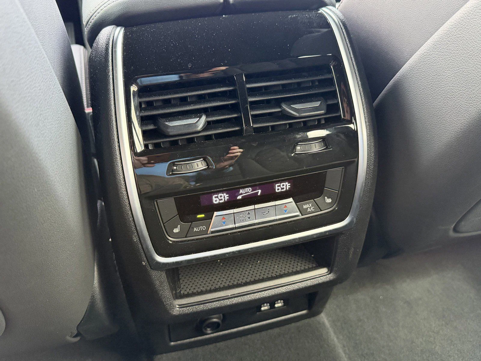 New 2026 Black Sapphire Metallic BMW sDrive40i image 18