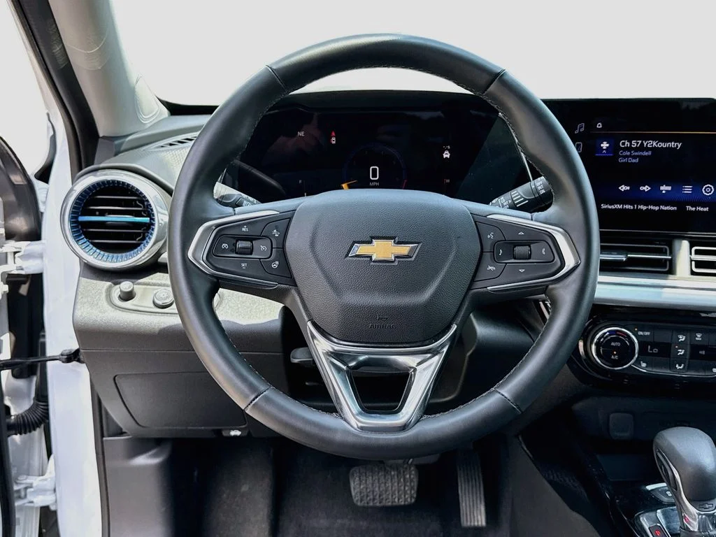 2025 Chevrolet Trax LT - Photo 14