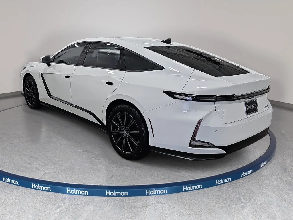 Used 2026 WHITE NOVA GLASS FLAKE Lexus 500e Premium image 9