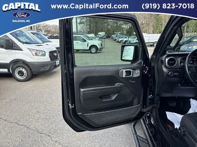 Used 2022 Black Jeep Willys image 19