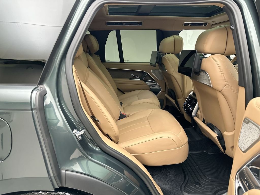 Used 2024 Belgravia Green Metallic Land Rover Autobiography image 19