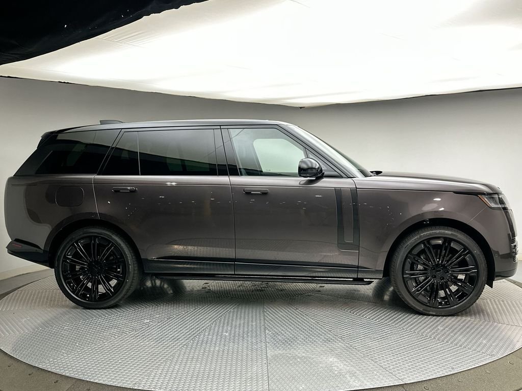 New 2026 Charente Grey Prem Met Land Rover SE image 4