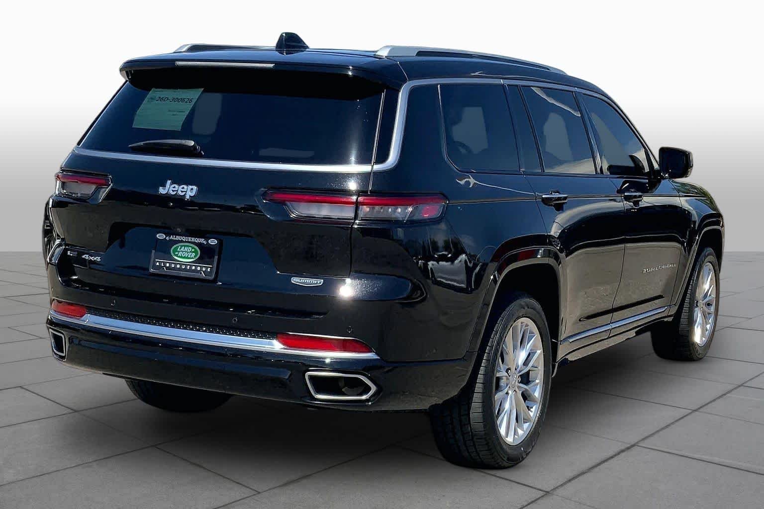 Used 2021 Diamond Black Crystal Pearlcoat Jeep Summit image 12