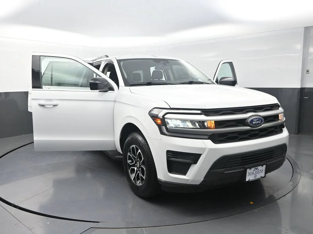 Used 2022 White Ford XL image 31