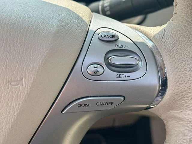 Used 2018 Black Nissan SL image 42