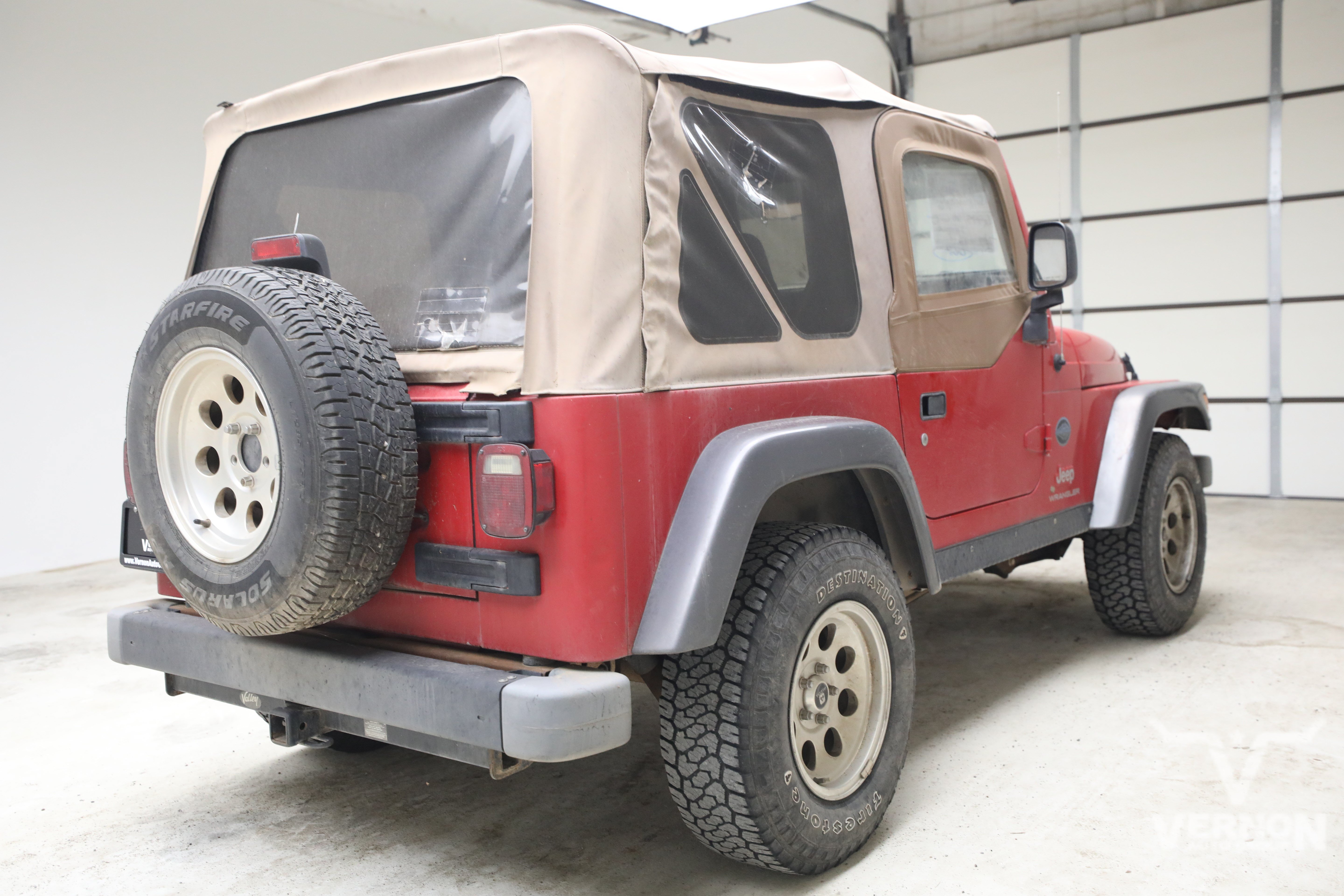 Used 2004 Flame Red Jeep Y image 5