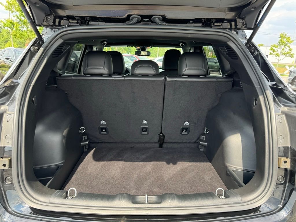 Used 2025 Black Jeep Latitude image 38
