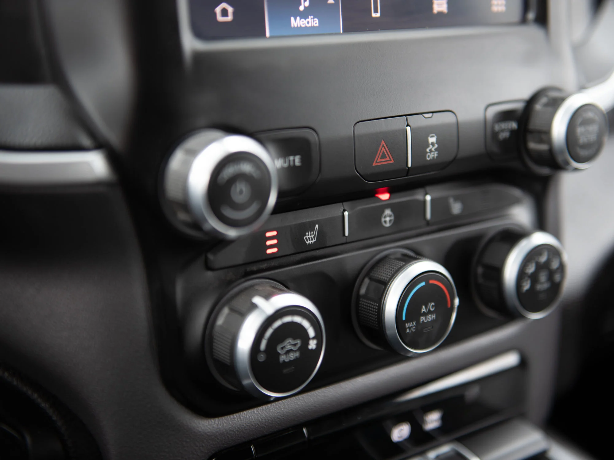 Certified Used 2023 White RAM Big Horn * No Accidents | Cummins Diesel | Apple CarPlay | Remote Start | Heated Seats image 31