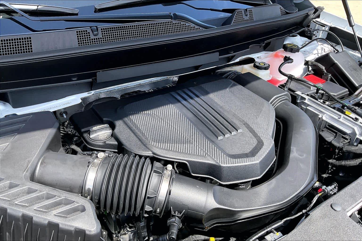 New 2027 Summit White Chevrolet LT image 17