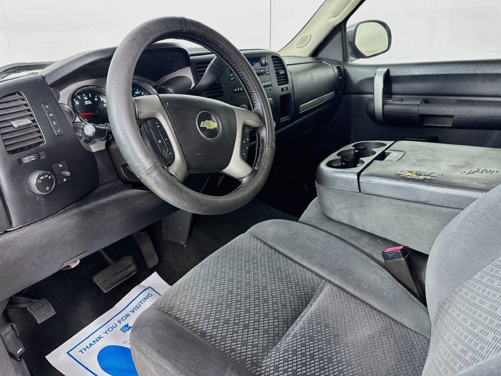 Used 2008 Graystone Metallic Chevrolet LT image 11