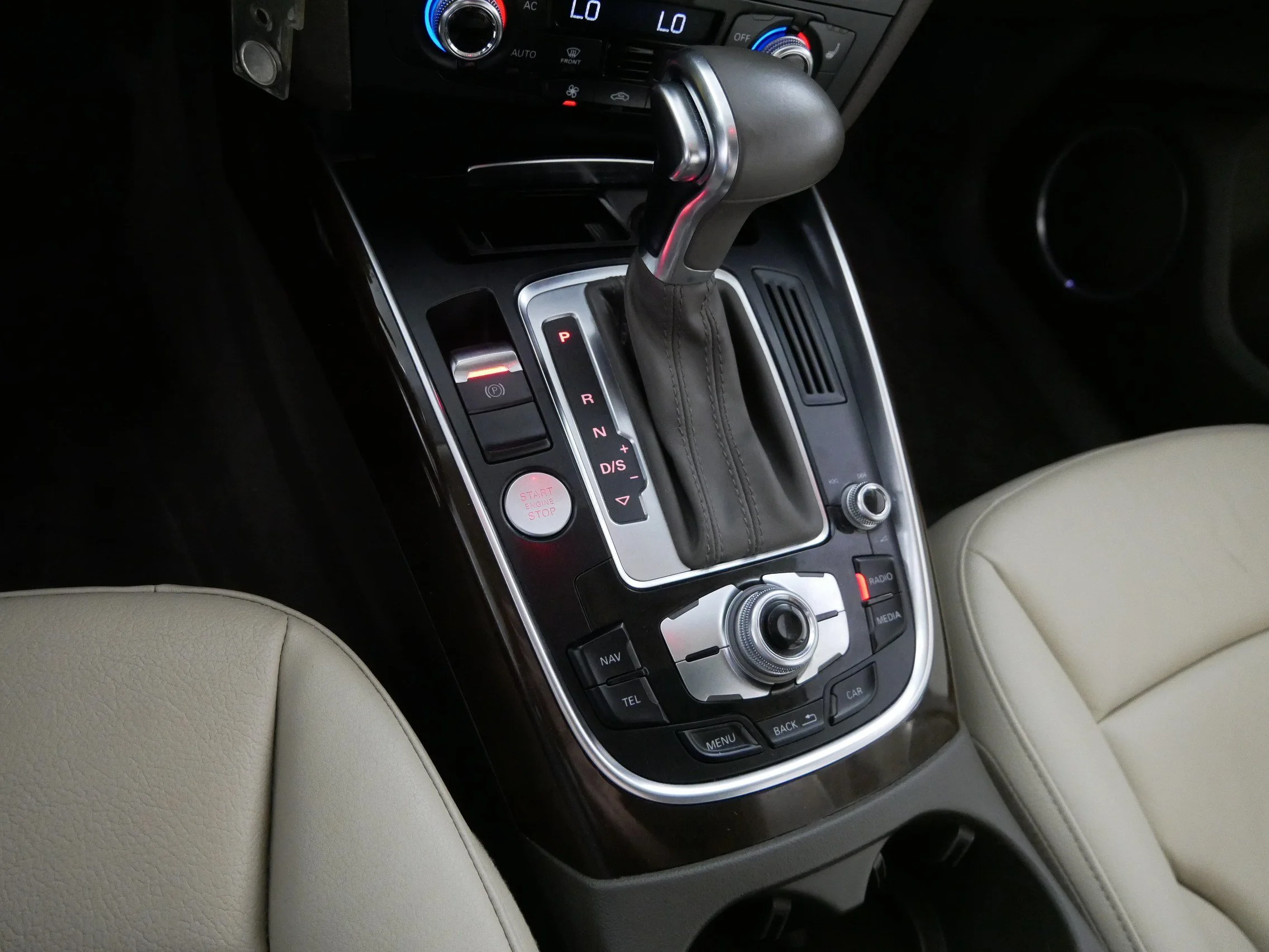 Used 2014 Ibis White Audi Premium Plus image 24
