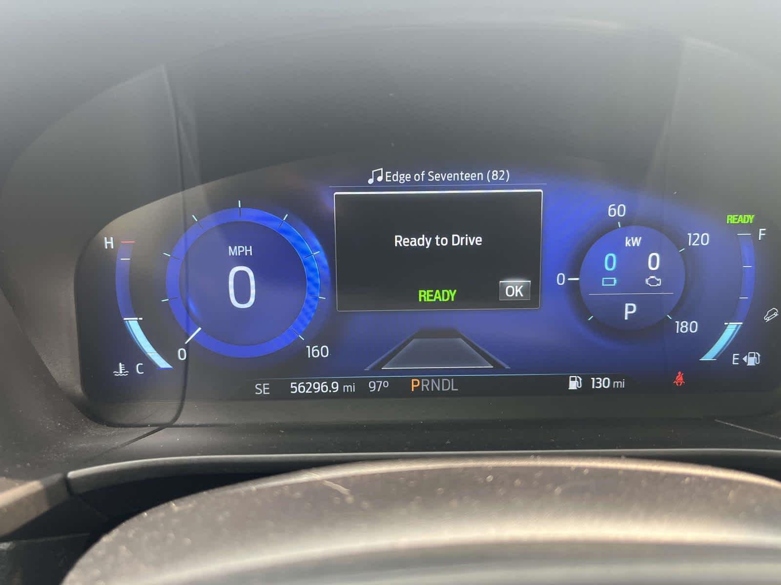 Used 2020  Ford Titanium Hybrid image 3
