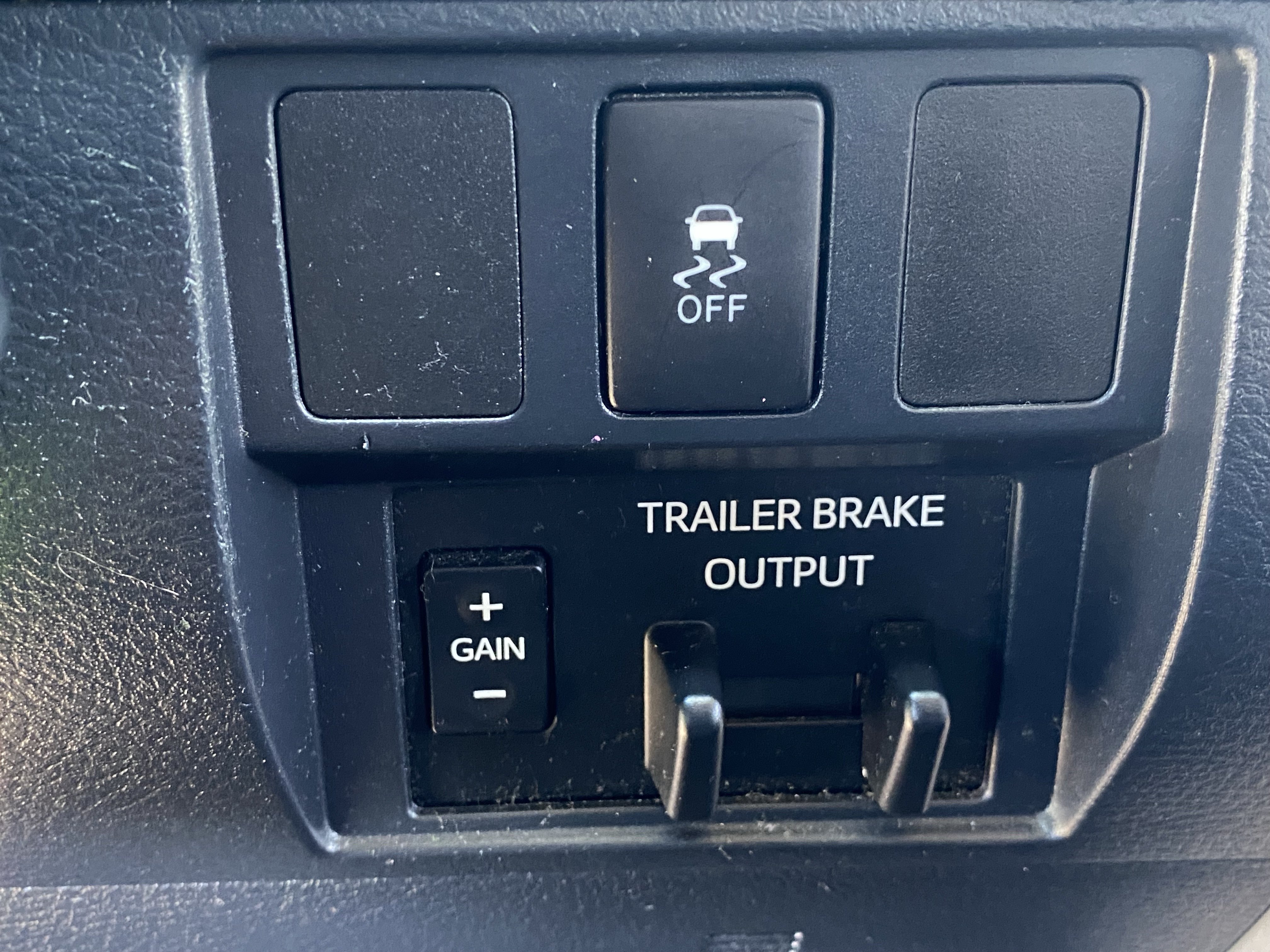 Used 2018 Magnetic Gray Metallic Toyota SR5 image 25