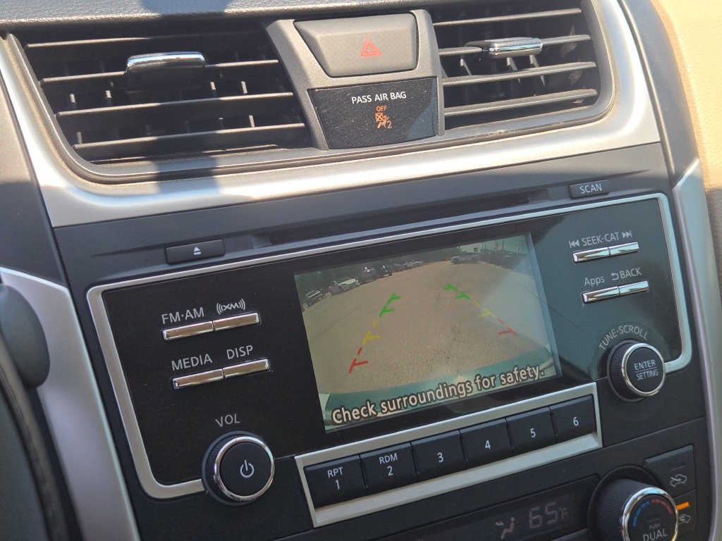 Used 2016 White Nissan 2.5 SV image 30