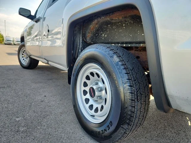 Used 2018 Silver GMC Base image 19