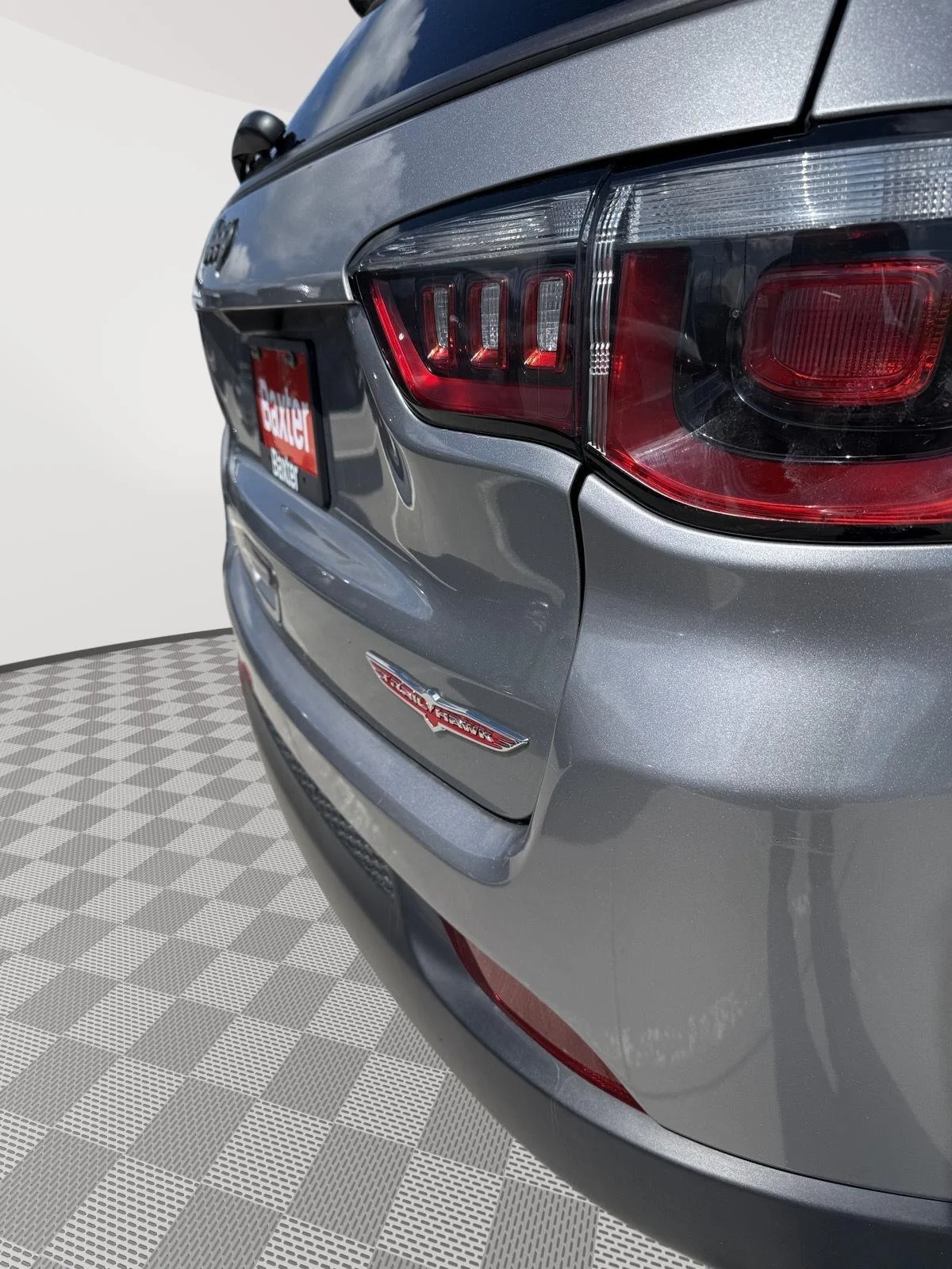 Used 2018 Billet Silver Metallic Clearcoat Jeep Trailhawk image 20