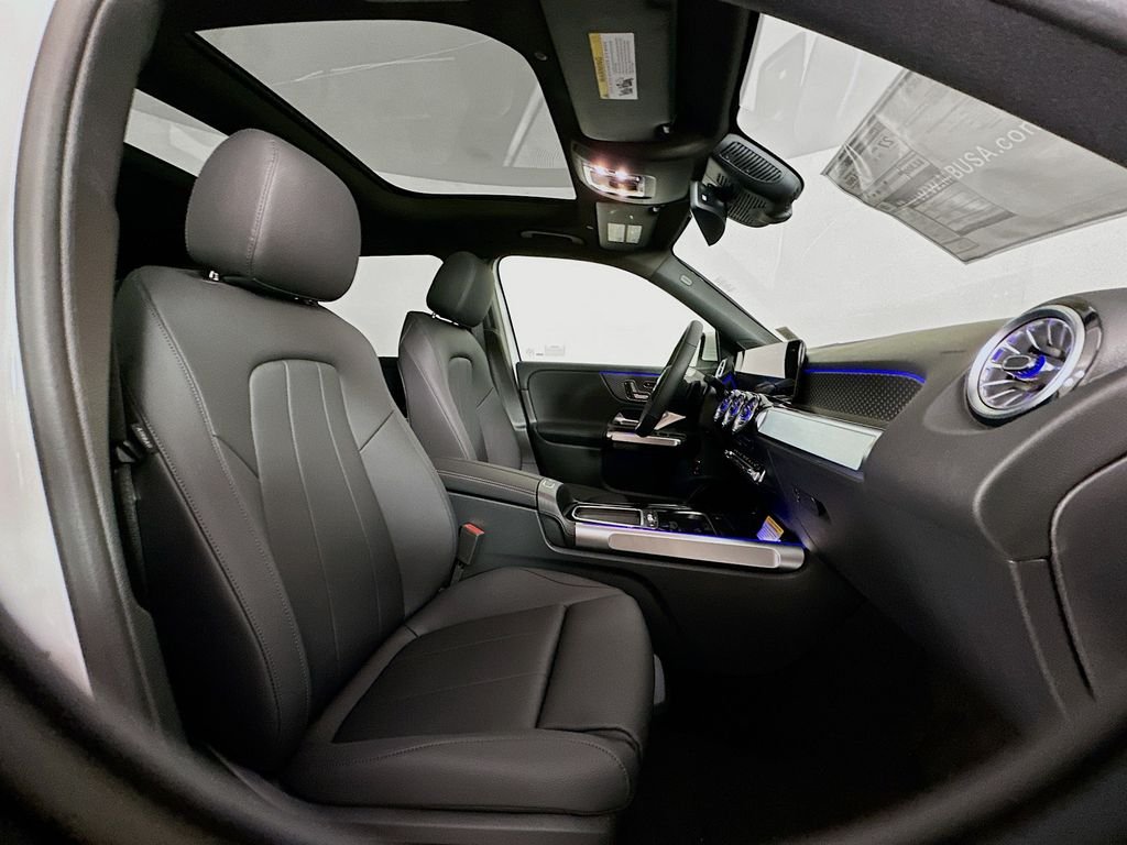 New 2026 Polar White Mercedes-Benz GLB 250 image 29