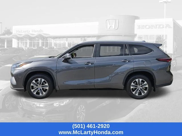 Used 2025 Magnetic Gray Metallic Toyota XLE image 2