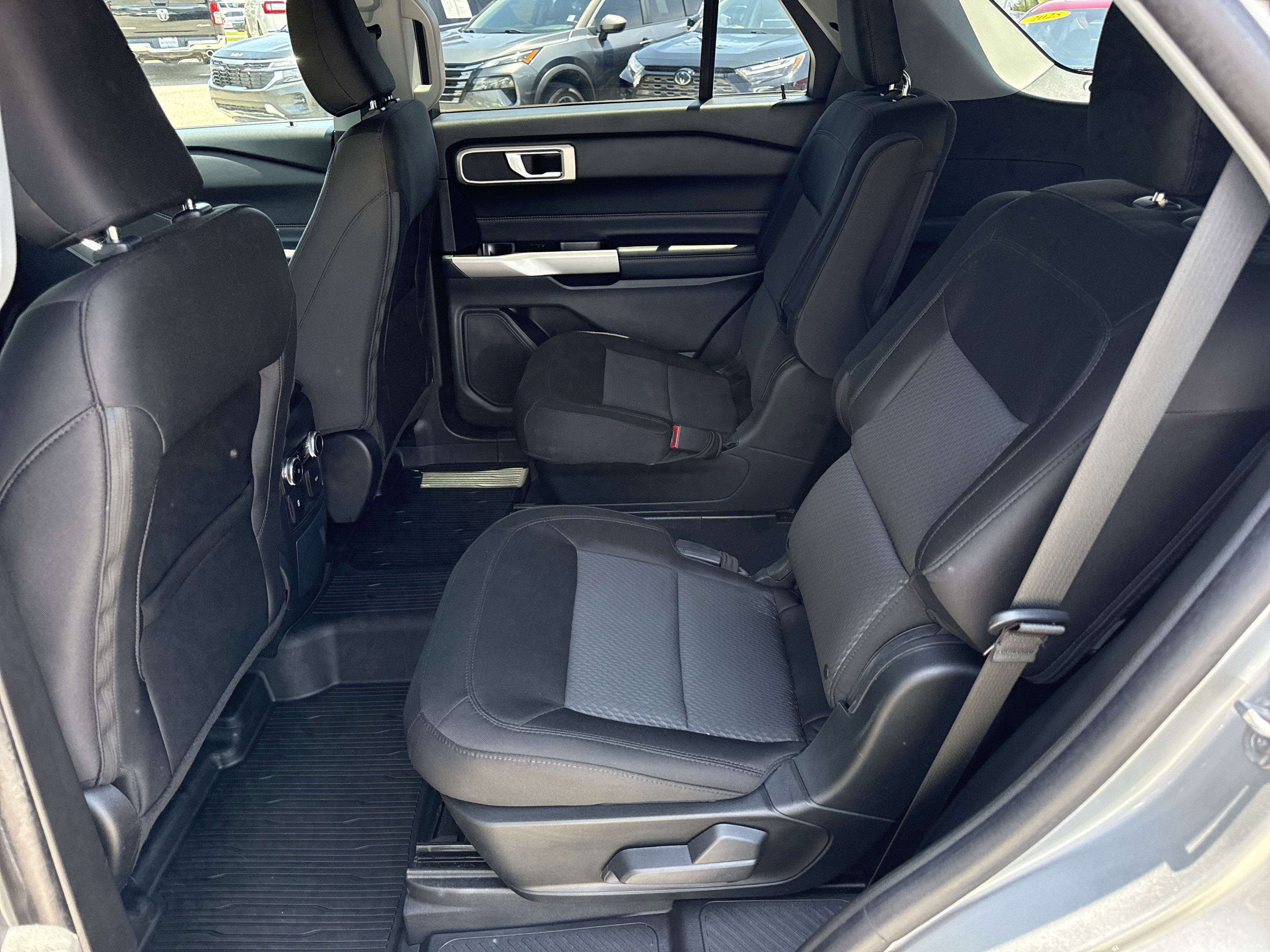 2023 Ford Explorer XLT - Photo 13