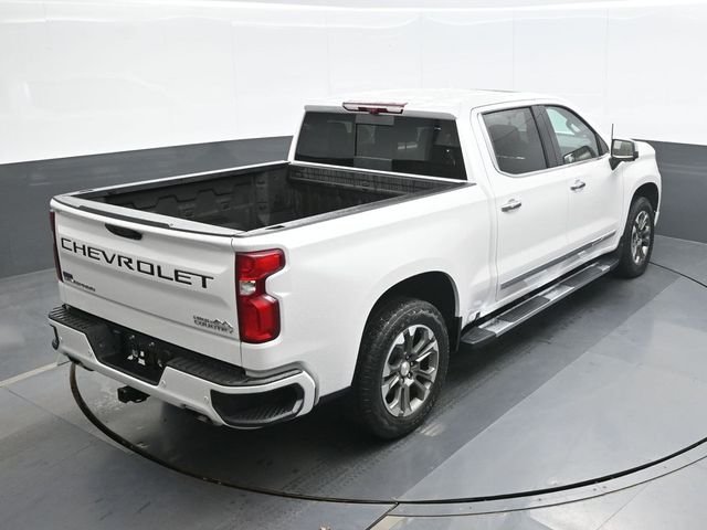 Used 2024 Beige Chevrolet High Country image 17