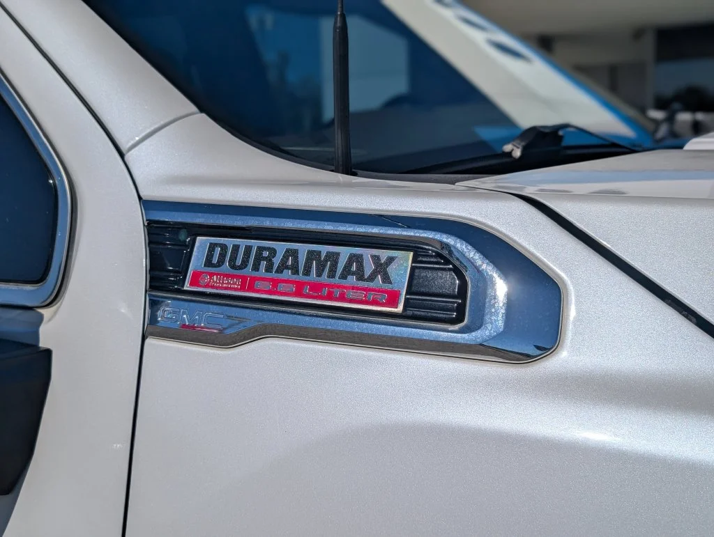 Used 2023 White GMC SLT image 13