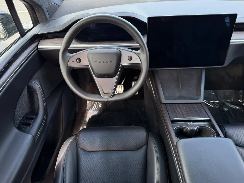 Used 2024  Tesla NA image 22