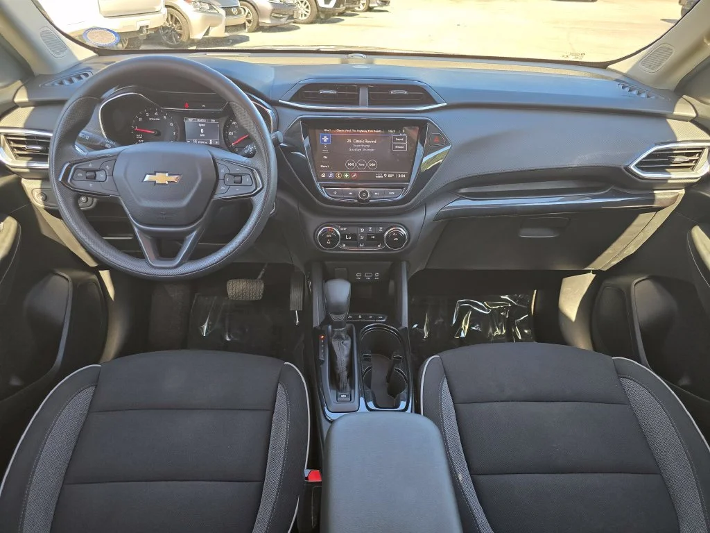 Used 2023 Gray Chevrolet LT image 5