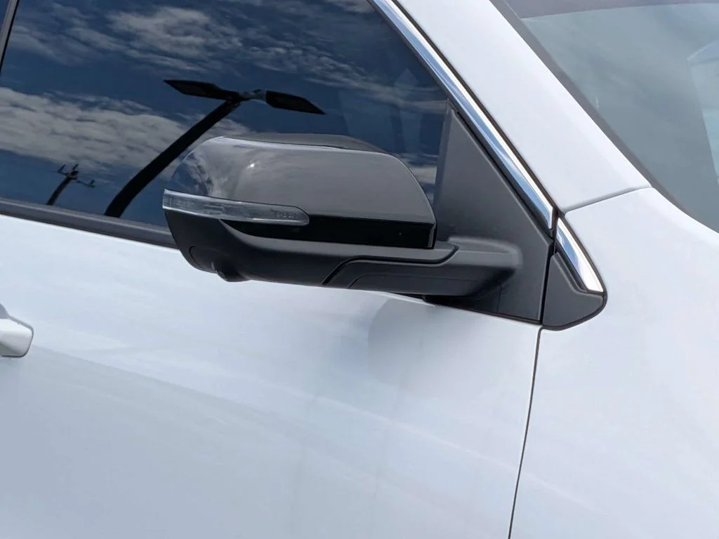 Used 2024 White GMC Elevation image 10