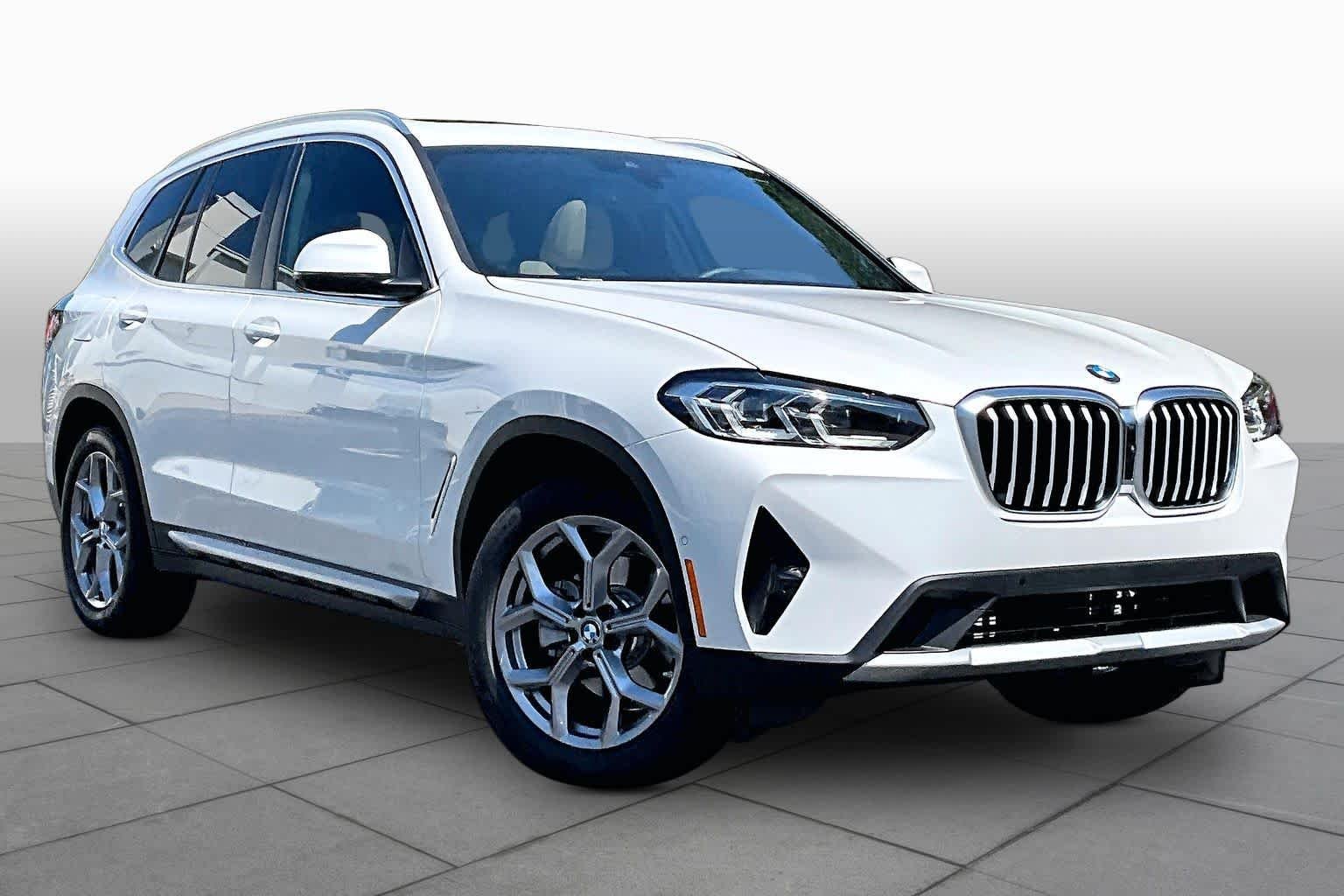 Used 2024 Mineral White Metallic BMW xDrive30i image 3