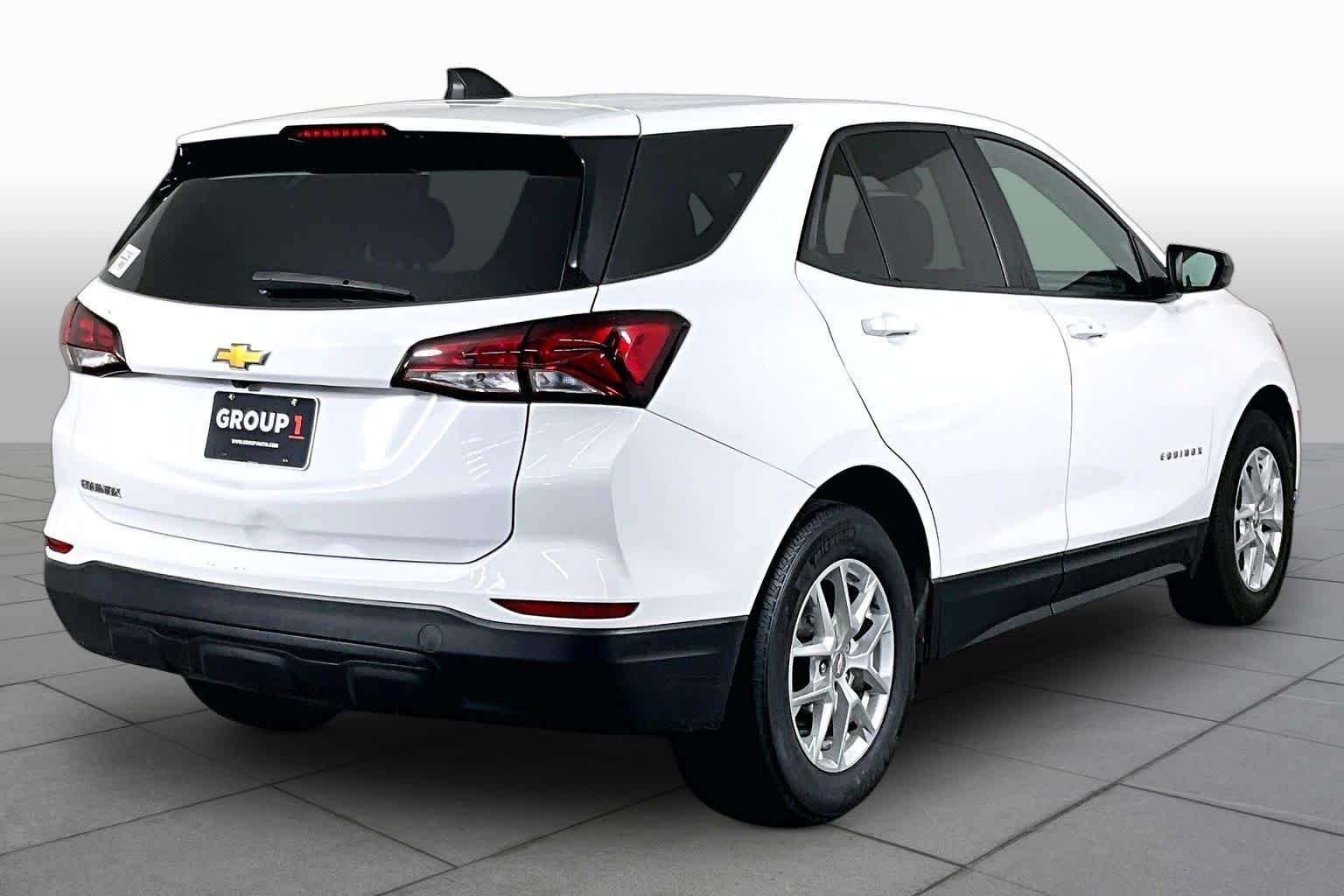 Used 2023 SUMMIT WHITE Chevrolet LS image 12