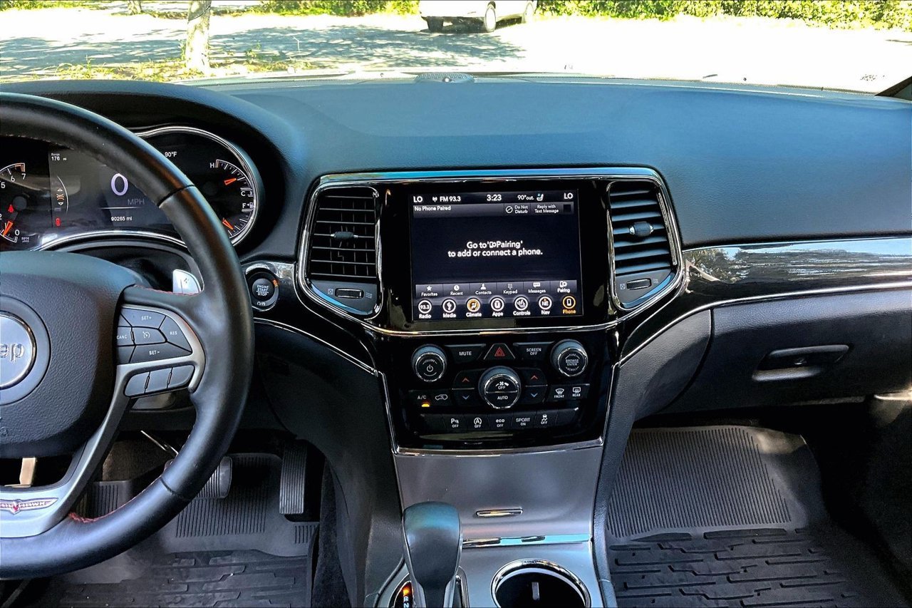 Used 2019 Gray Jeep Trailhawk image 9