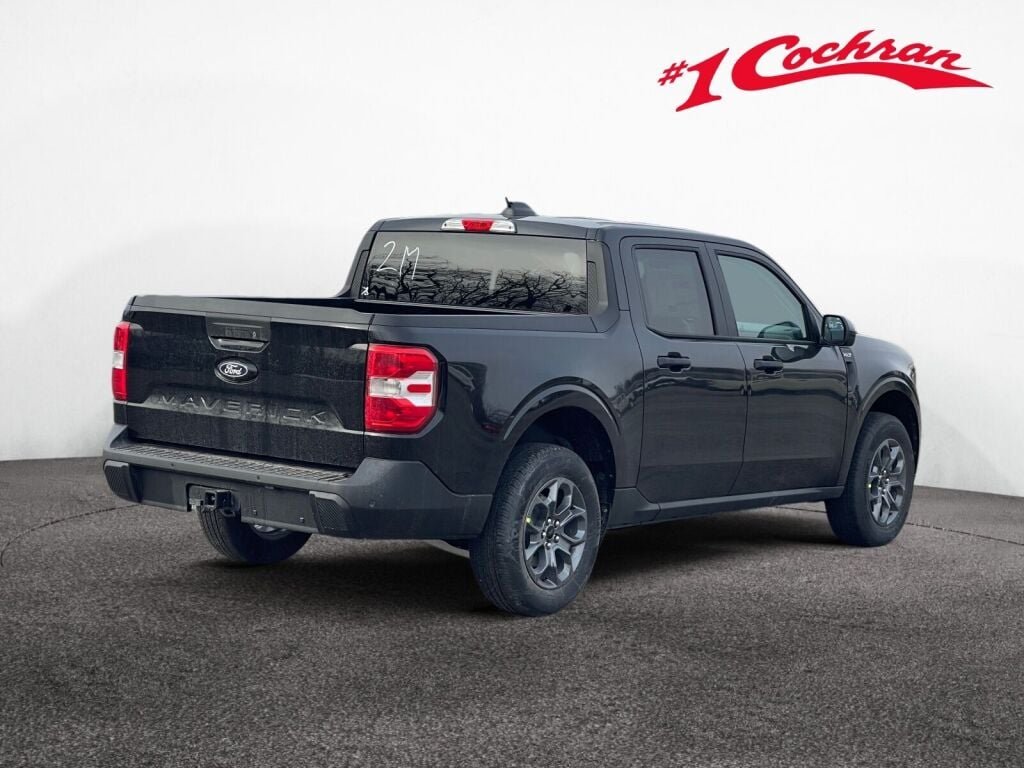 New 2026 Shadow Black Ford XLT image 5