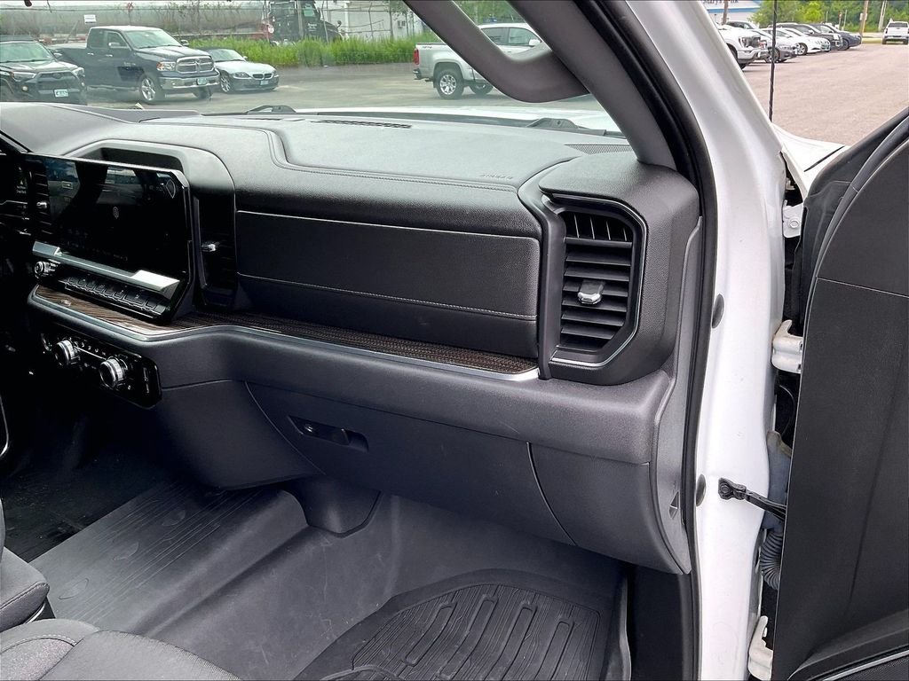 Used 2023 White GMC Elevation image 13