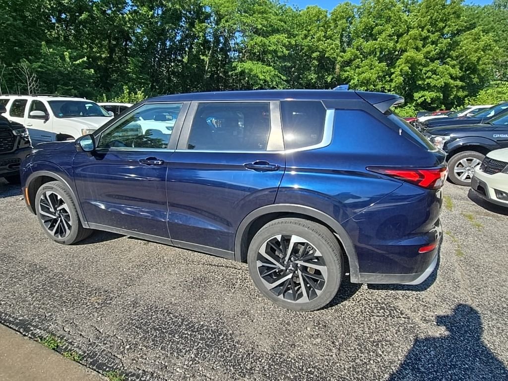 Used 2024 Blue Mitsubishi SE image 4