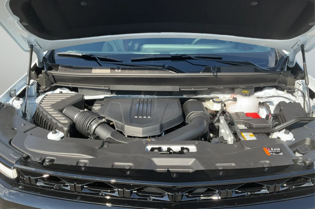 New 2026 Polar White Tricoat Chevrolet RS image 21