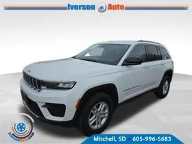 2023 Jeep Grand Cherokee Laredo 4x4's photo