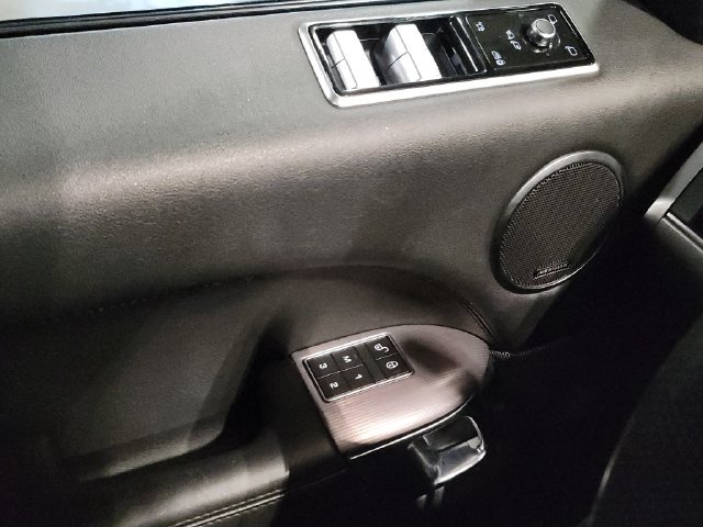 Used 2019 Fuji White Land Rover HSE image 23