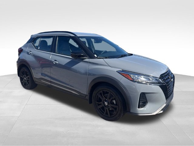 Used 2021 Gray Nissan SR image 7