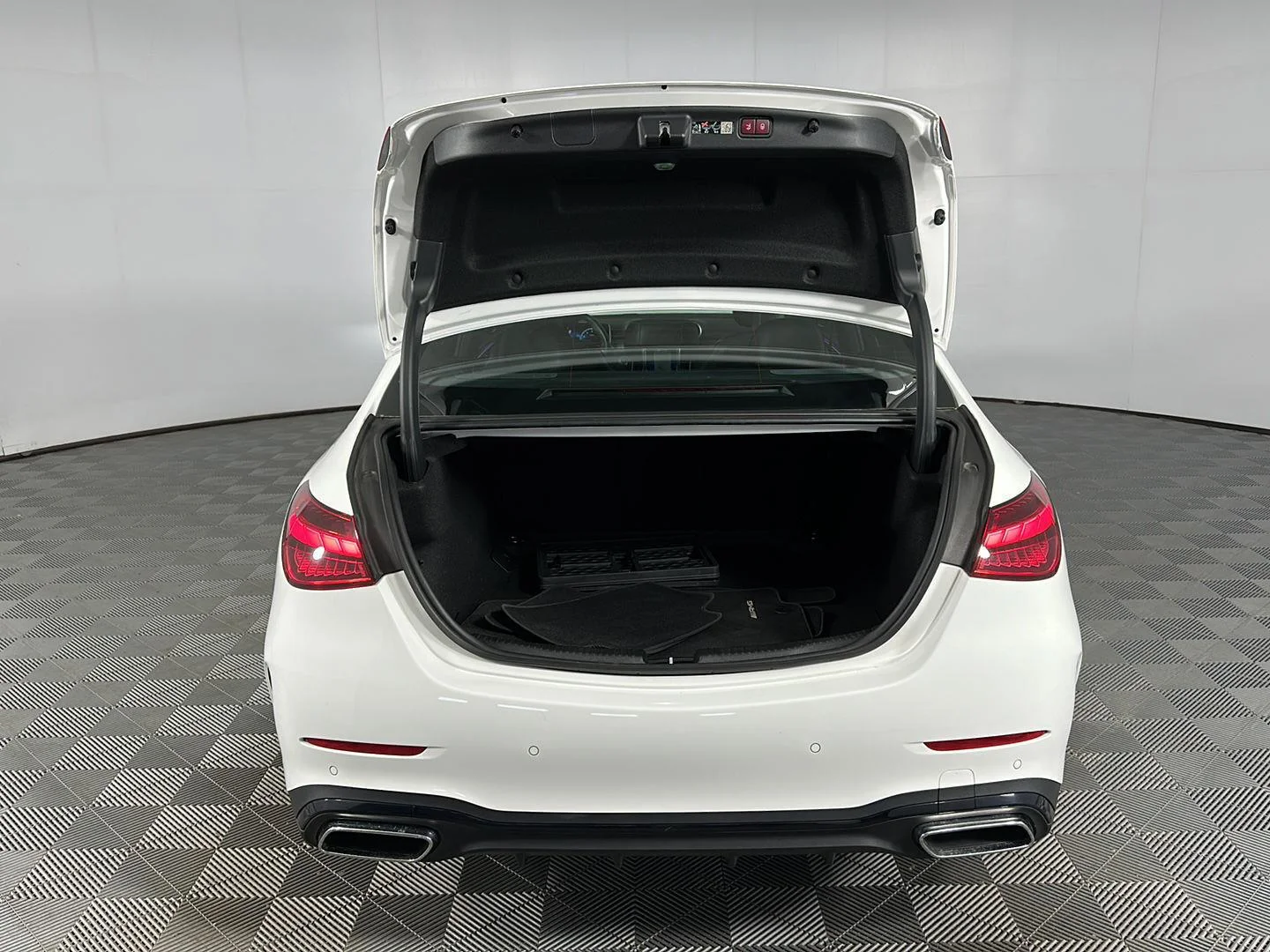 Used 2023 Polar White Mercedes-Benz C 300 image 21