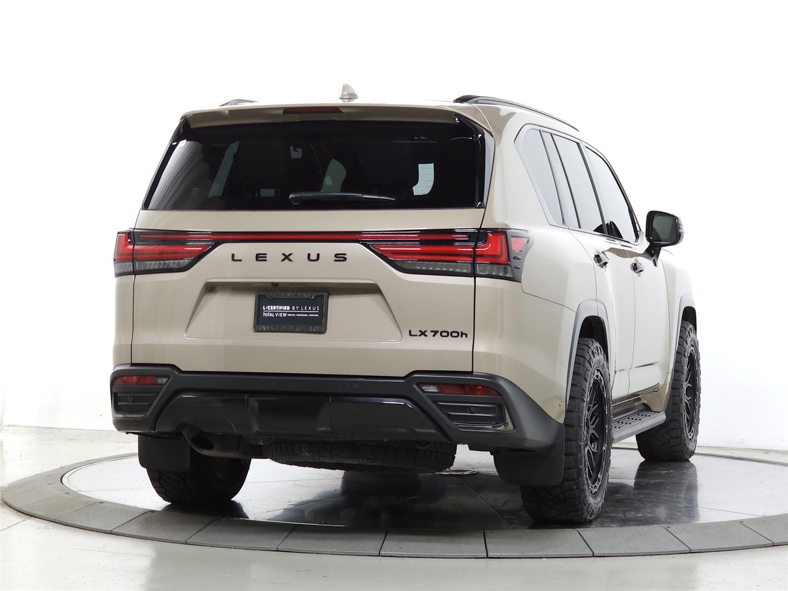 Certified Used 2025 Earth 4z1 Lexus Overtrail image 11