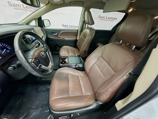 Used 2019 White Toyota Limited Premium image 21