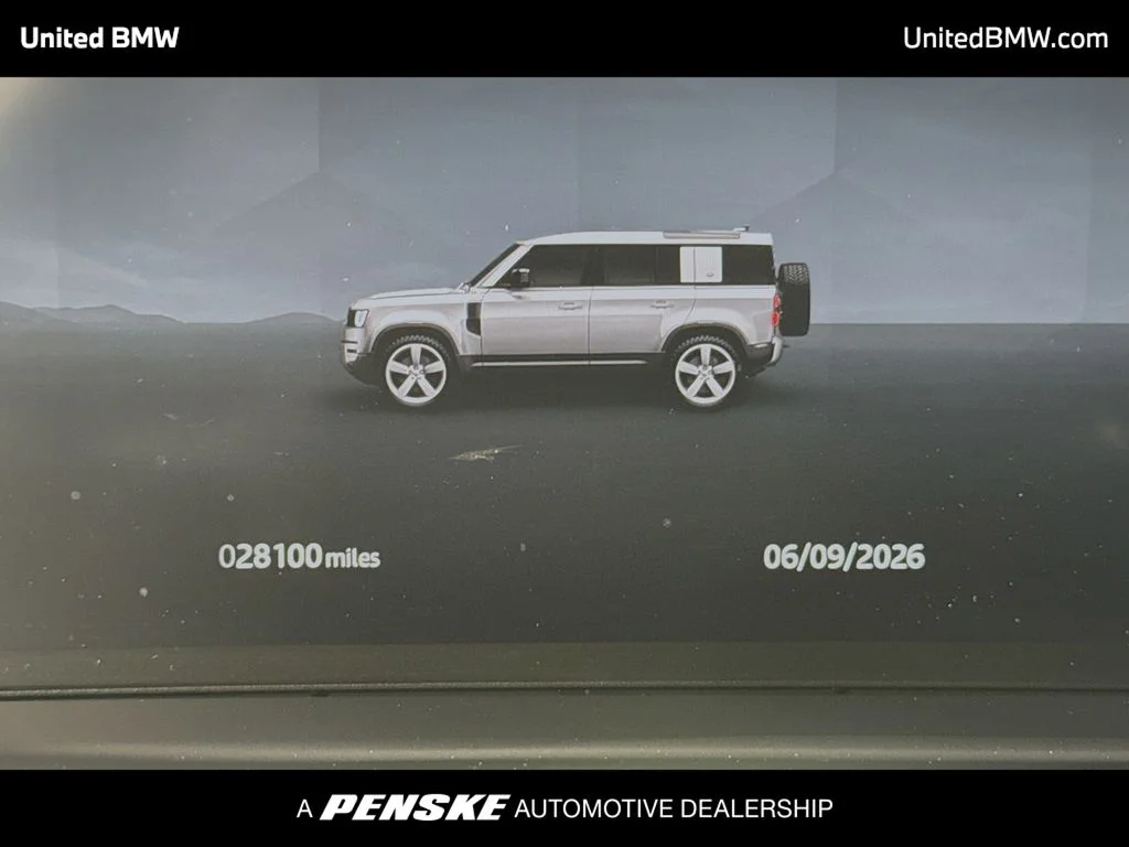 Used 2024 Fuji White Land Rover X-Dynamic SE image 7