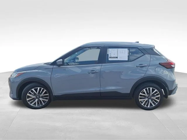 Certified Used 2024 Gray Nissan SV image 5