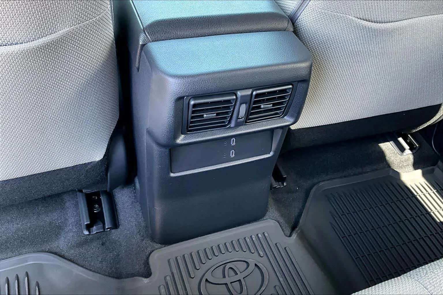 New 2026 Underground Toyota SR5 image 18