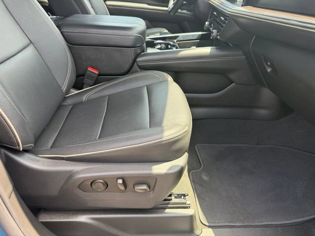 Certified Used 2025 Lakeshore Blue Metallic Chevrolet Premier image 14