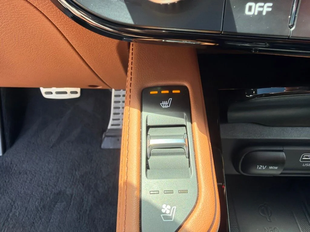 Used 2025 Black Kia SX-Prestige X-Line image 36