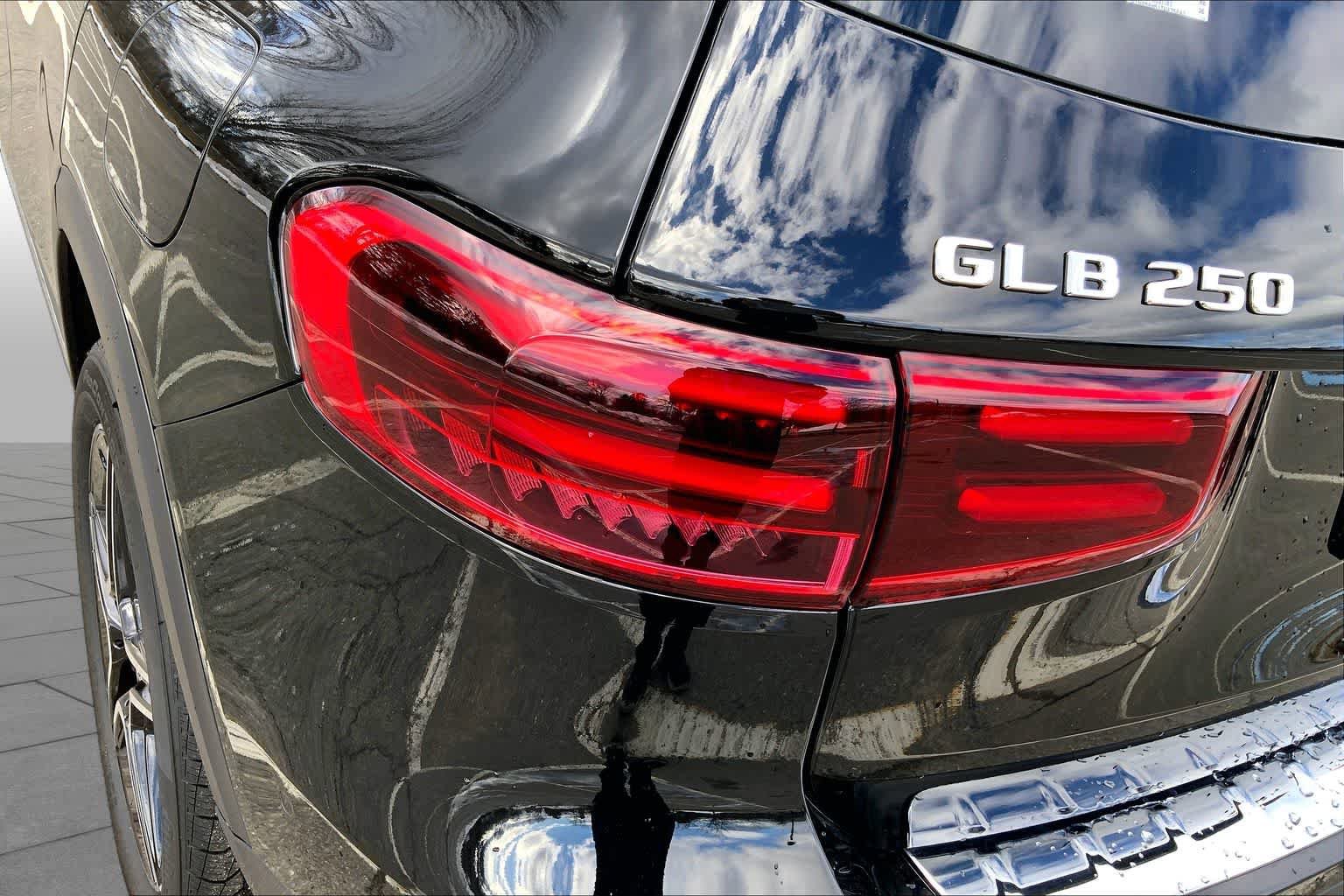 New 2026 Night Black Mercedes-Benz GLB 250 image 18